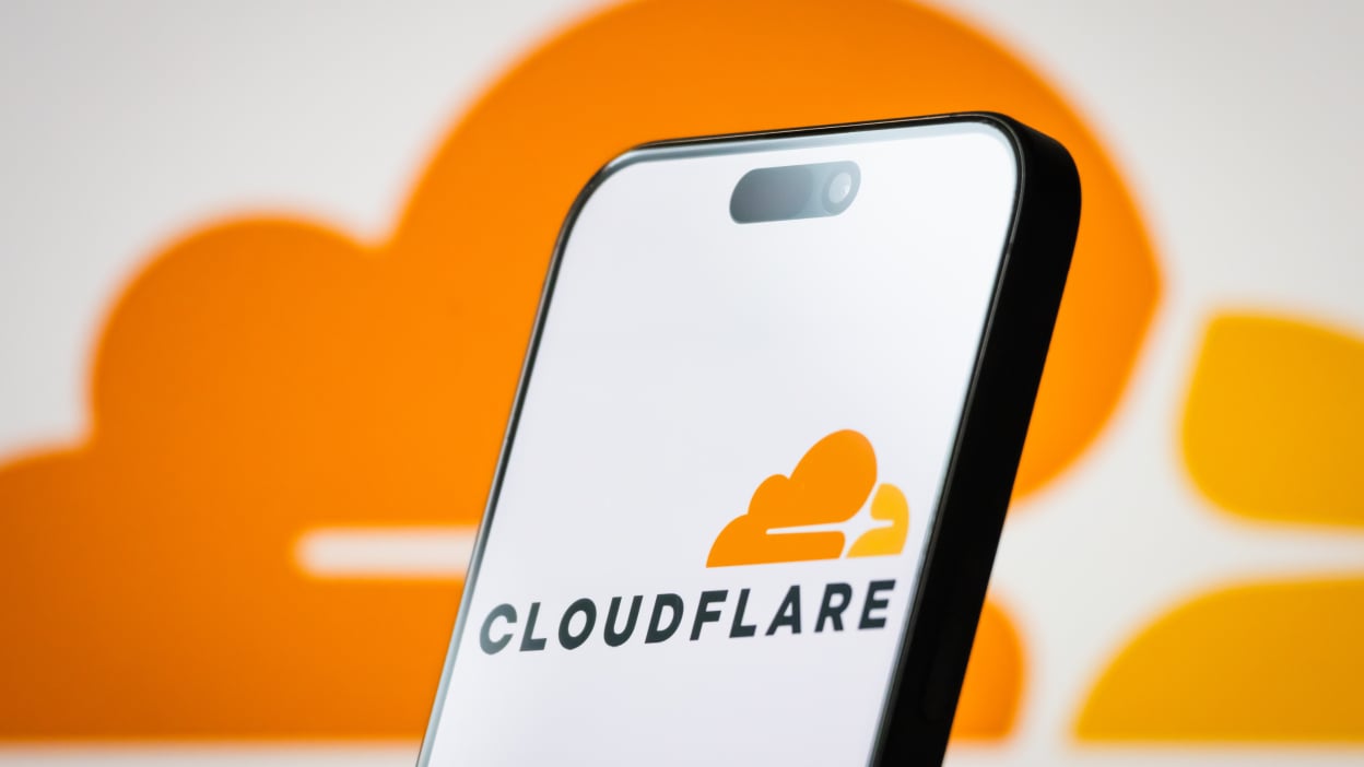 Cloudflare là gì mà chỉ cần hắt hơi, 20% Internet lập tức sổ mũi?